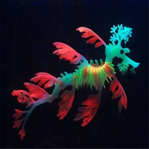 Декор Морской дракон из силикона для аквариума, плавающий, 18см  (розово-зеленый)